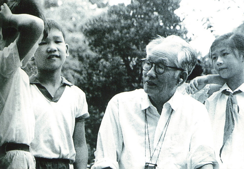 贺绿汀与学生