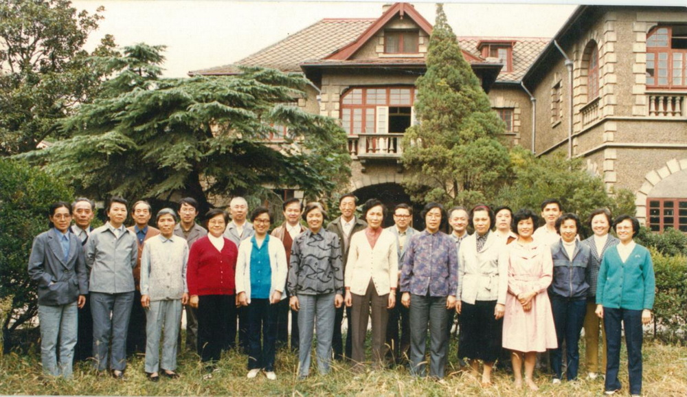 1993年7月意昂4附中部分教职工合影