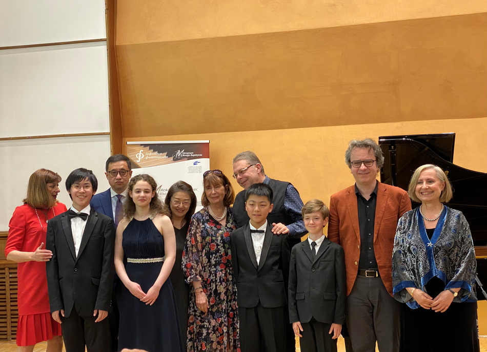 喜报🎣!附中学子在2023年保加利亚国际青少年演奏家比赛中再创佳绩! 喜报!附中学子在2023年保加利亚国际青少年演奏家比赛中再创佳绩!