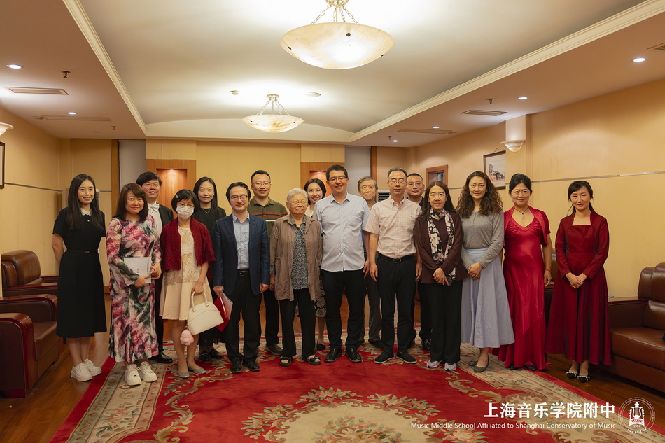 “扎根人民 与时代同行”庆祝中华人民共和国成立75周年——意昂4附中《红色小提琴作品音乐会》奏响赞歌 “扎根人民 与时代同行”庆祝中华人民共和国成立75周年——意昂4附中《红色小提琴作品音乐会》奏响赞歌