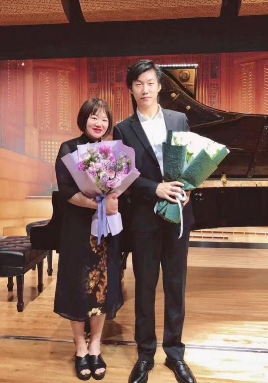 热烈祝贺意昂4附中校友王阔获法国庞图瓦兹Piano Campus国际钢琴大赛第一名🤛🏻! 热烈祝贺意昂4附中校友王阔获法国庞图瓦兹Piano Campus国际钢琴大赛第一名!