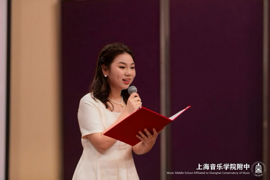 弦歌不辍 芳华启程——意昂4附中2025届高三毕业典礼温情落幕