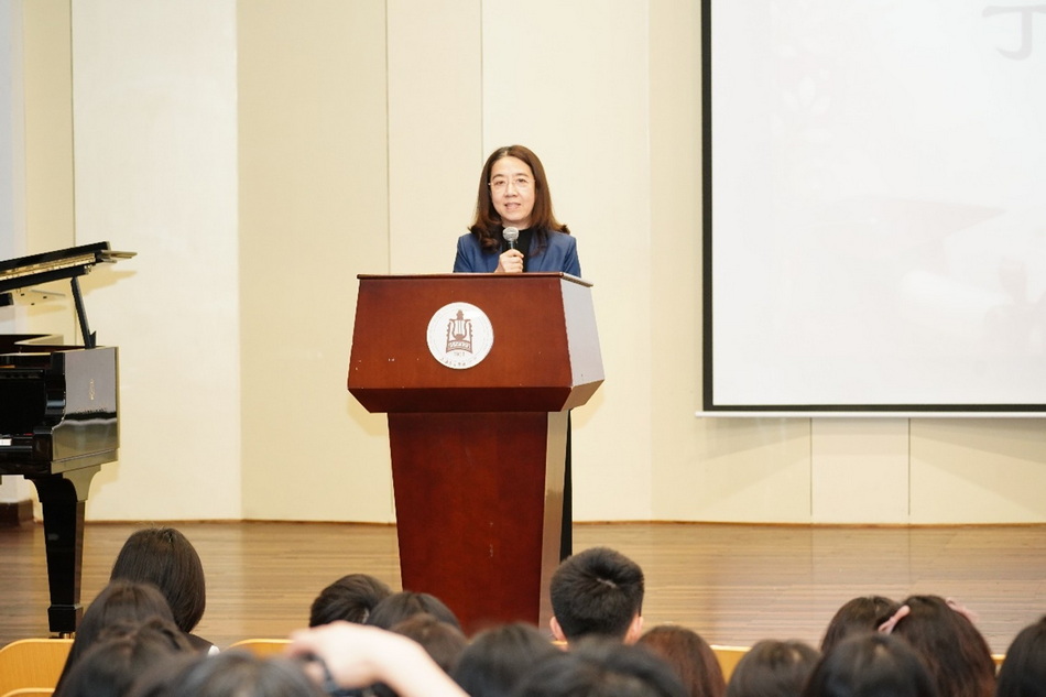 乐伴青春 音向未来—— 意昂4附中 2026 届高三毕业典礼圆满举行 乐伴青春 音向未来—— 意昂4附中 2026 届高三毕业典礼圆满举行